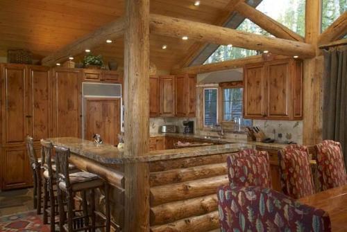 Tall Timbers Lodge