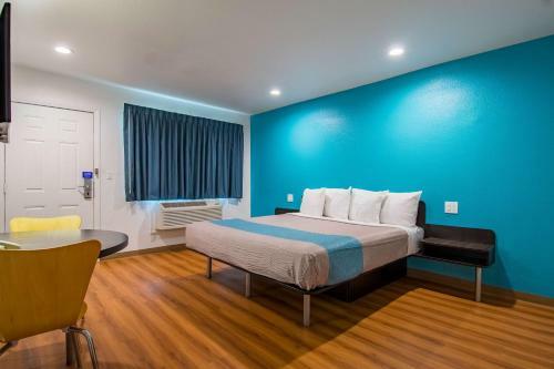 Hotel Motel 6 San Bernardino, Ca - Downtown