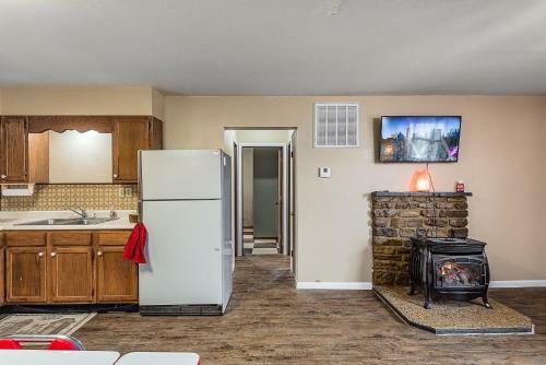 Center Point Trail Cabin