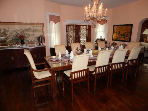 Ch�teau Sur Mer Bed & Breakfast