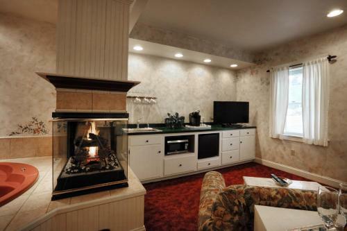 Olde Square Inn Bed And Breakfast