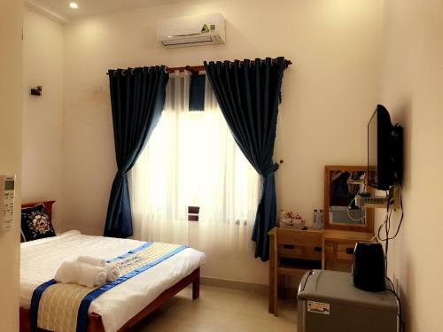 Sapphire Motel