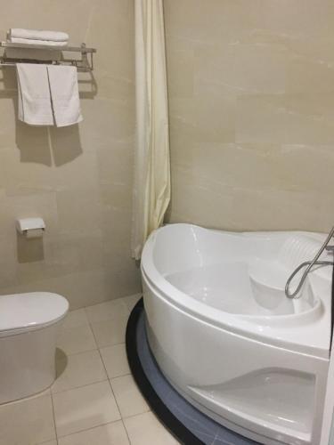Hotel Kh�ch S?n Hi?p Y?n
