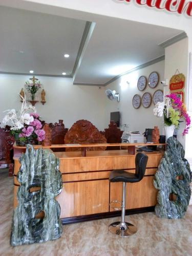 Hotel Kh�ch S?n T�nh Ph�t