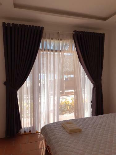 Ocean Beach Bungalows & Hostel