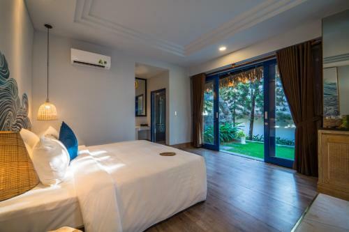 Hotel L'azure Resort And Spa