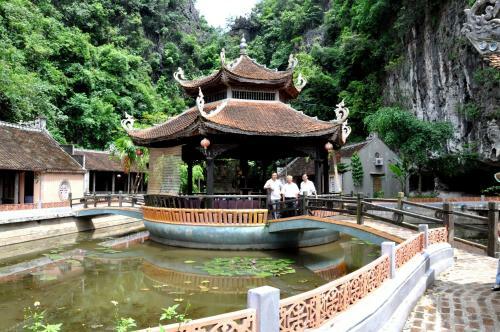 Vietnamese Ancient Village- Lang Viet Co Hotel