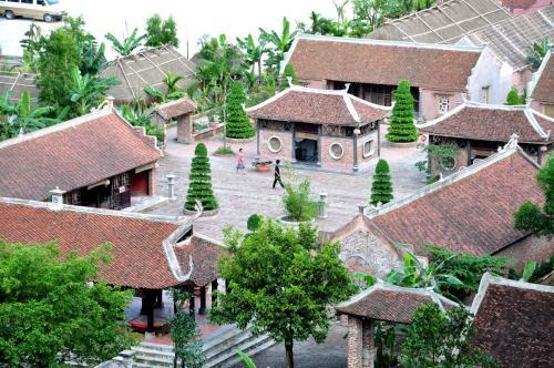 Vietnamese Ancient Village- Lang Viet Co Hotel