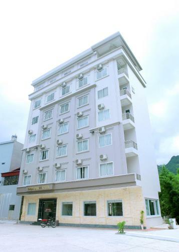 Ngoc Bach Hotel
