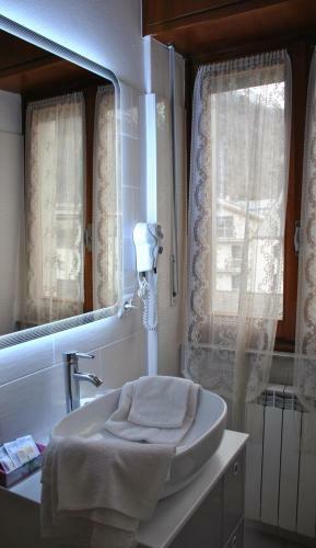 Hotel Albergo Motel Dosd�