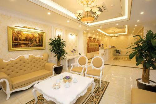 H�ng M?nh Plaza Hotel