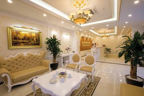 H�ng M?nh Plaza Hotel