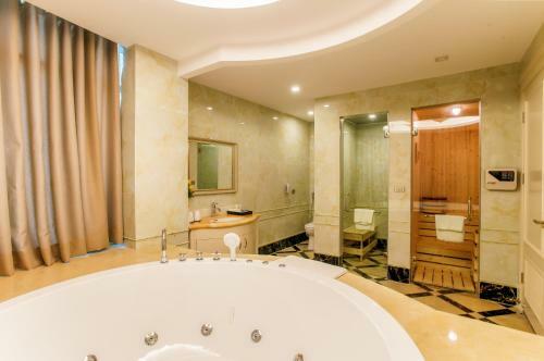 Muong Thanh Grand Bac Giang Hotel