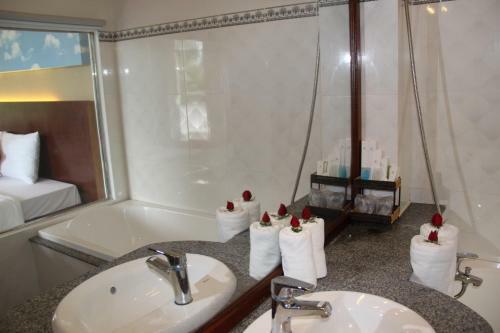 Hotel Gm Doc Let Beach Resort & Spa