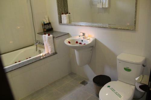Hotel Gm Doc Let Beach Resort & Spa