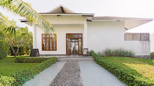 Hotel Ben Tre Riverside Resort