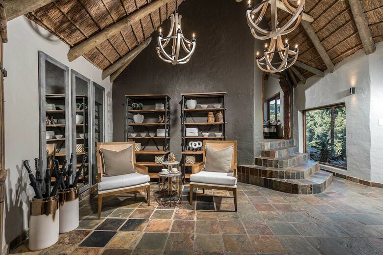Hotel Inzolo Exclusive Game Lodge