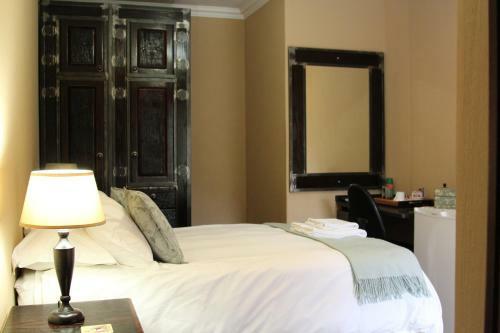 Hostal Micasa Sucasa Guesthouse