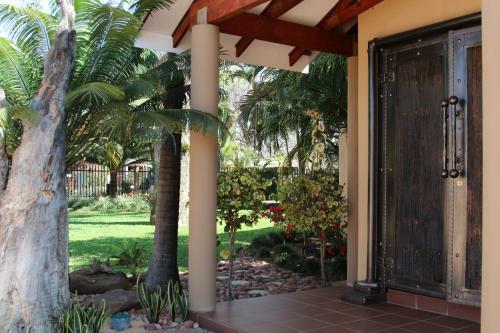 Hostal Micasa Sucasa Guesthouse