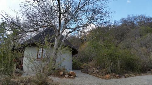 Nahakwe Lodge