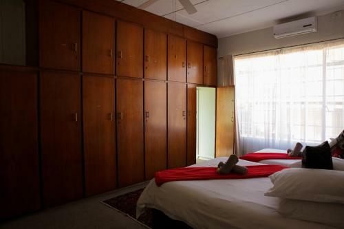 Hostal Twins Guesthouse