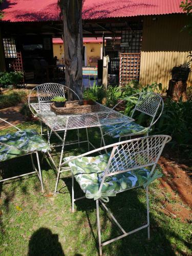 Hostal Africas Eden Too
