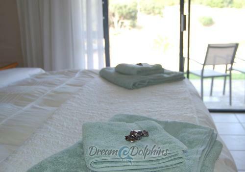 Bed & Breakfast Dream @ Dolphins