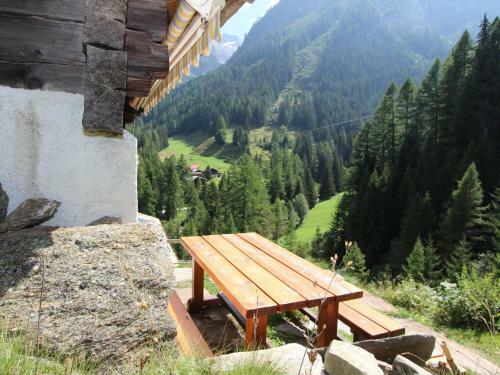 Beautiful Chalet In Binn With Parking