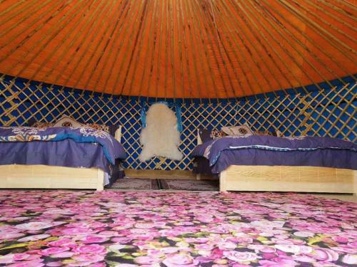 Hostal Bayin Yurt Guesthouse