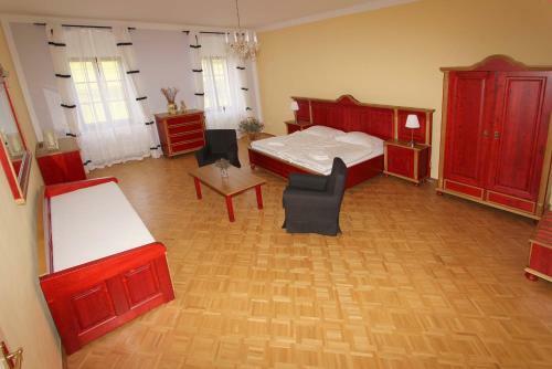 Hostal Z�mek Libou?