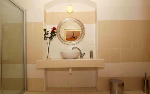 Hostal Z�mek Libou?
