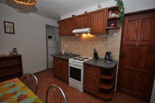 Holiday Home Mrklov/riesengebirge 2468
