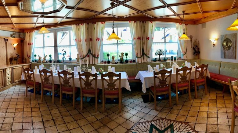 Hostal Gasthof Zum See