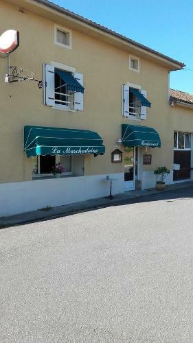 Bed & Breakfast Auberge La Marchadaine