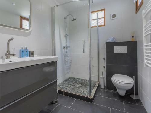 Spacious Villa With Private Pool In Montbrun-des-corbieres