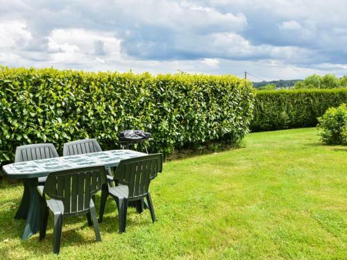 Luxurious Holiday Home In Teilhet With Garden