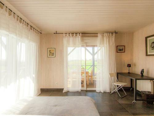 Beautiful Villa In Sioniac With Swimming Pool