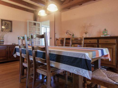 Spacious Holiday Home In Sioniac With Private Swimming Pool