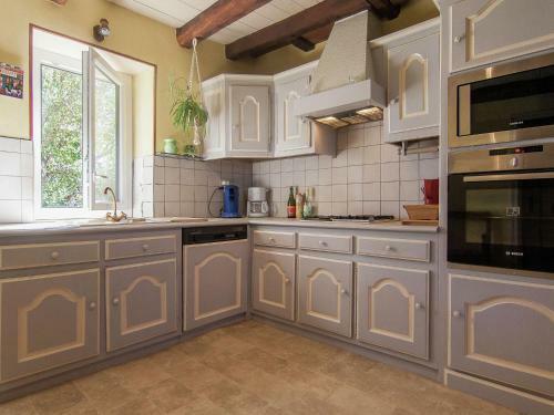 Spacious Holiday Home In Sioniac With Private Swimming Pool