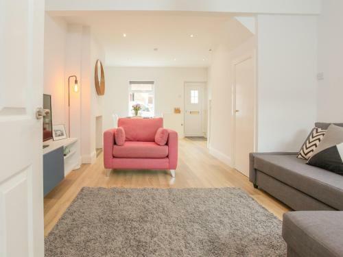 44 Runnymede Parade