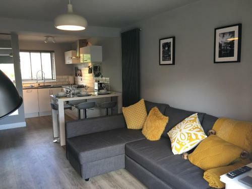 Central University Area-parking- Bhr Apartments