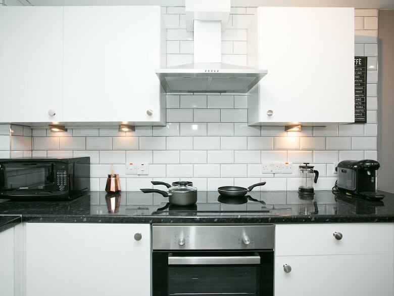 Malone Place Apartment