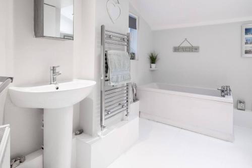 Apartamento Gorgeous Pad By The Sea Sleeps 4!