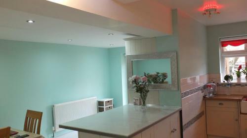 Hostal Welcome Inn Residence & Suites