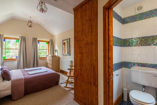 Homely Luxury In A Character 4-bed House