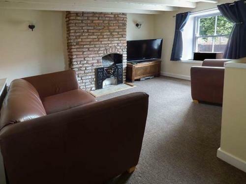 The White House, Driffield
