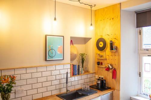 Anchored - Unique Apartment In Glasgow's West End
