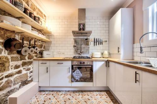 Amadeus Serviced Apartment