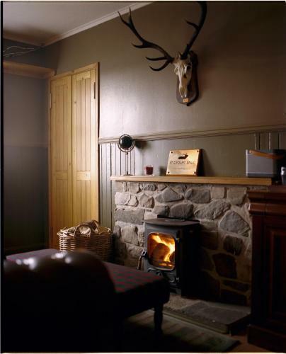 Hotel Knoydart Snugs (the Old Forge)