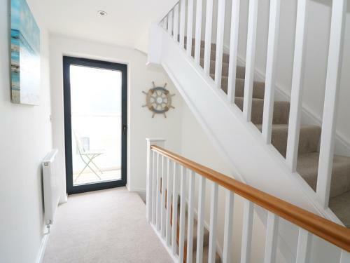 7 Ocean Gateway, Hythe